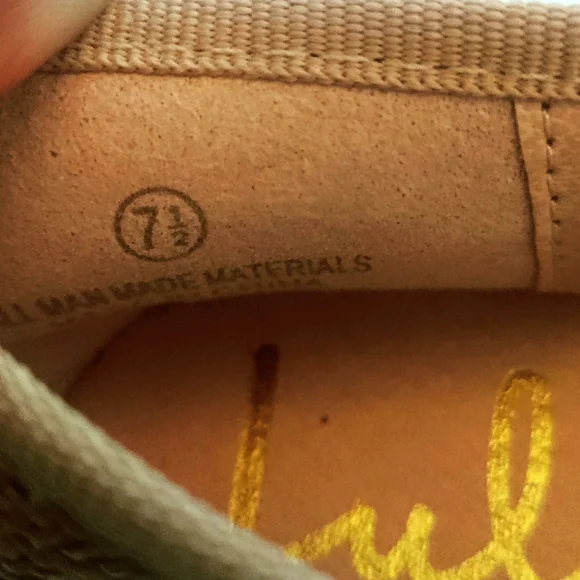 SOLD! Lulu's bohemian canvas loafers size 7 1/2 tan color - Picture 3 of 5